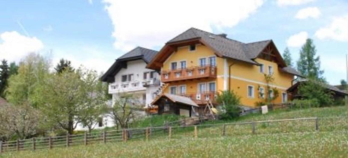 Haus Holzer Apartment Sankt Andra im Lungau Exterior photo